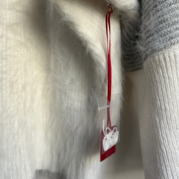 Jennifer Lopez White and Light Gray Ombre Crewneck Sweater - Picture 3 of 4